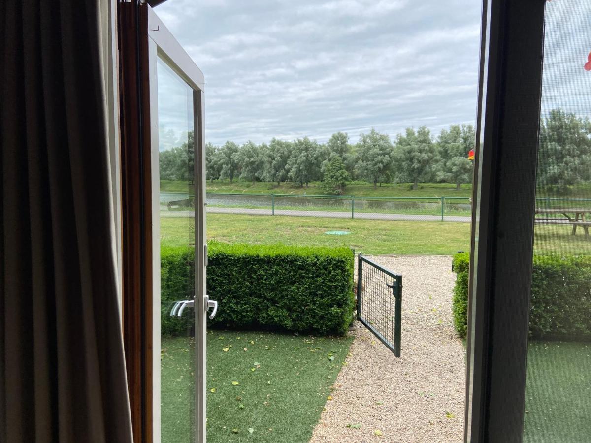 Chalet Eau Vive Maaseik Exterior photo
